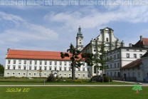 Die ehemalige Zisterzienserabtei Fürstenfeld entstand aus einer herzoglichen Stiftung von 1263. (Bild: Stefan Siedler)